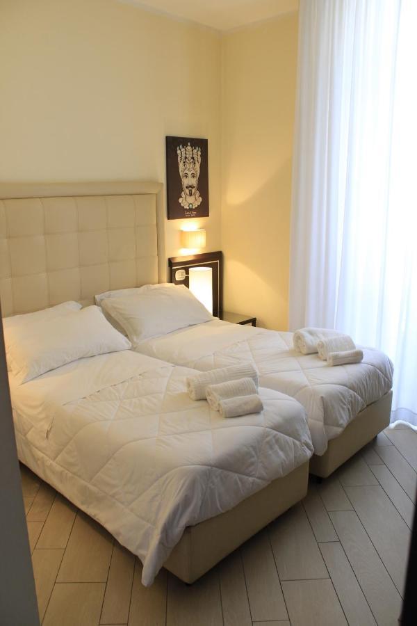 Hotel Ferdinando II Наполи Екстериор снимка