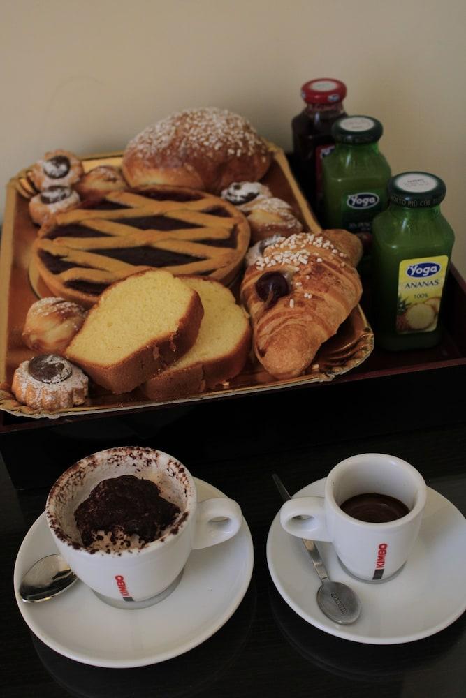Hotel Ferdinando II Наполи Екстериор снимка