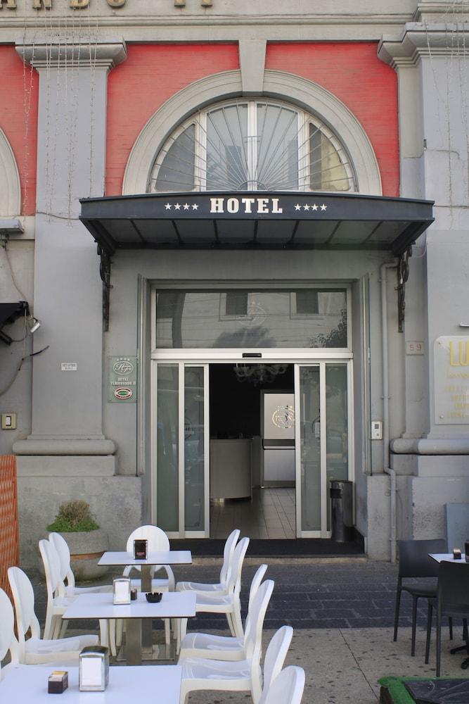Hotel Ferdinando II Наполи Екстериор снимка
