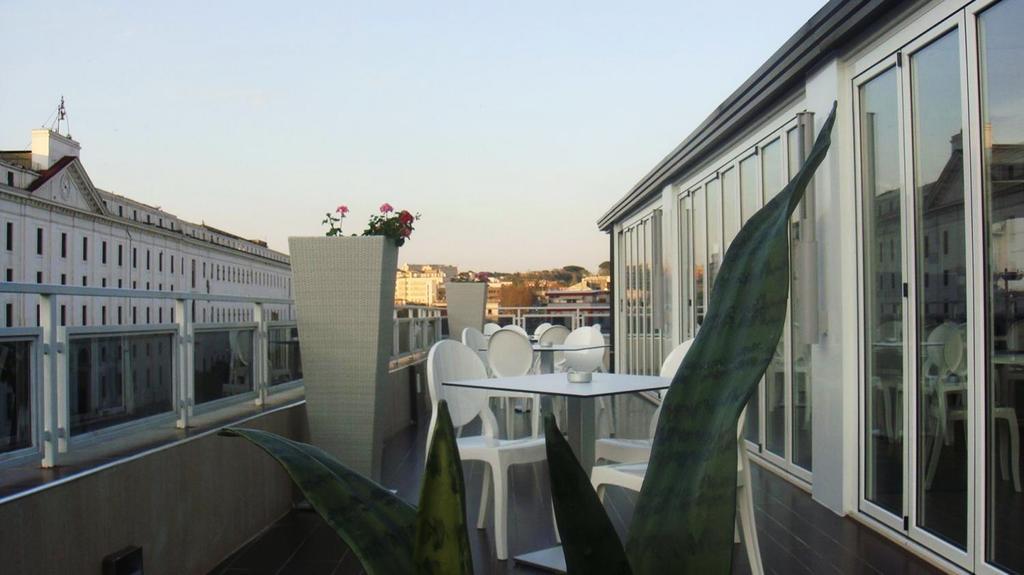 Hotel Ferdinando II Наполи Екстериор снимка